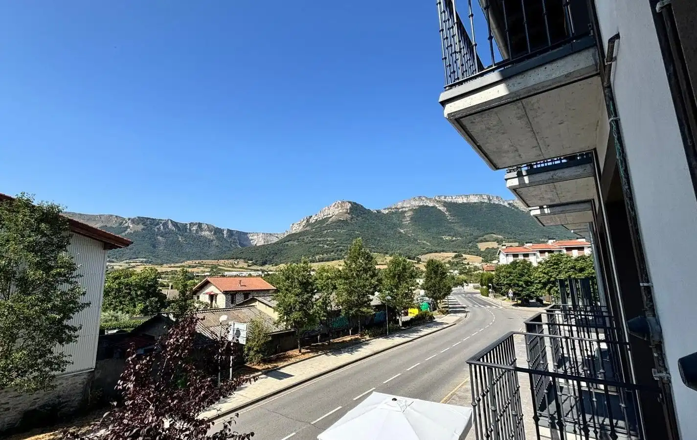 Vista exterior de Piso en venta en Urduña / Orduña con Calefacción, Terraza y Trastero