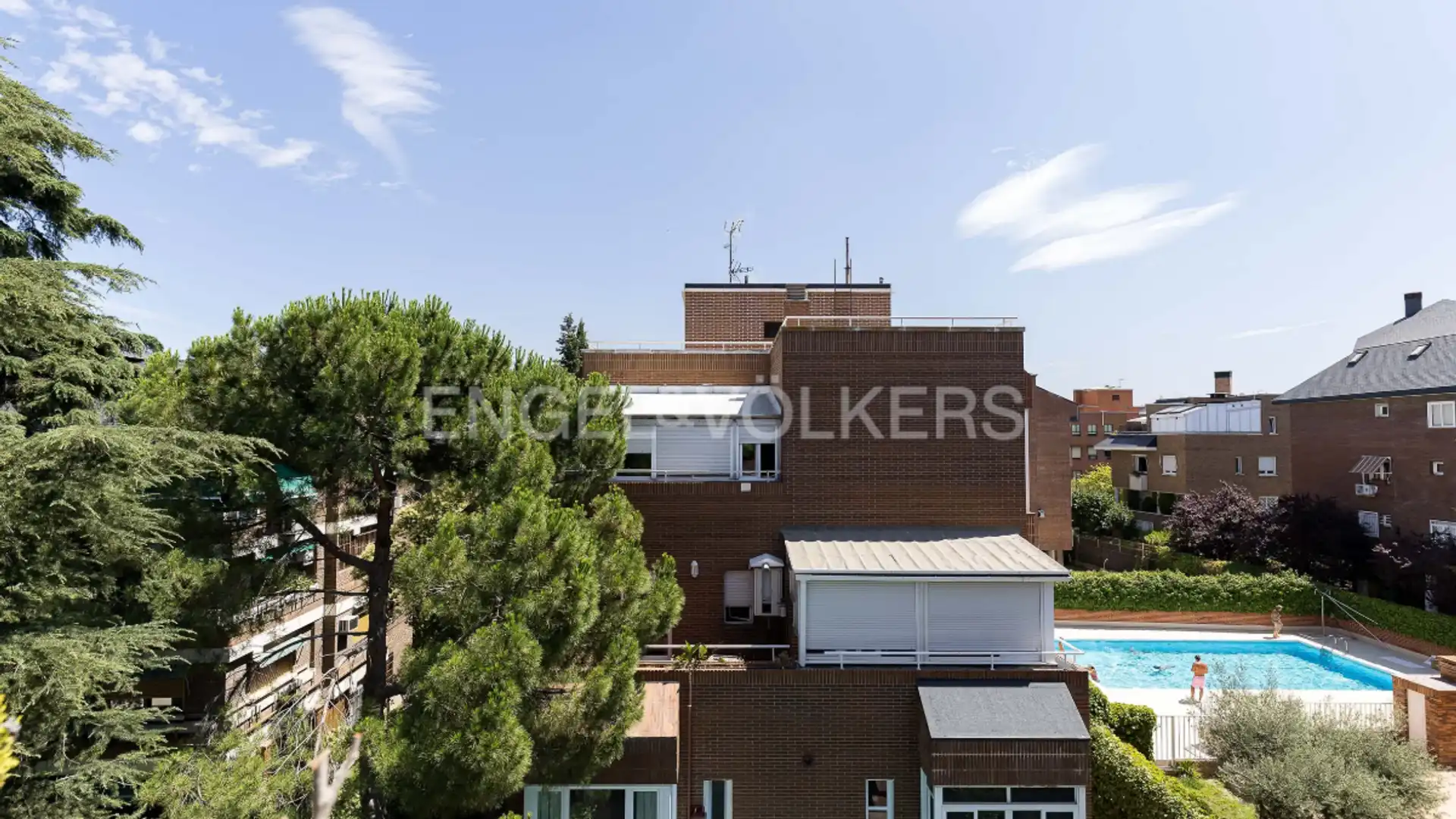 Exterior view of Flat for rent in  Madrid Capital  with Air Conditioner, Heating and Private garden