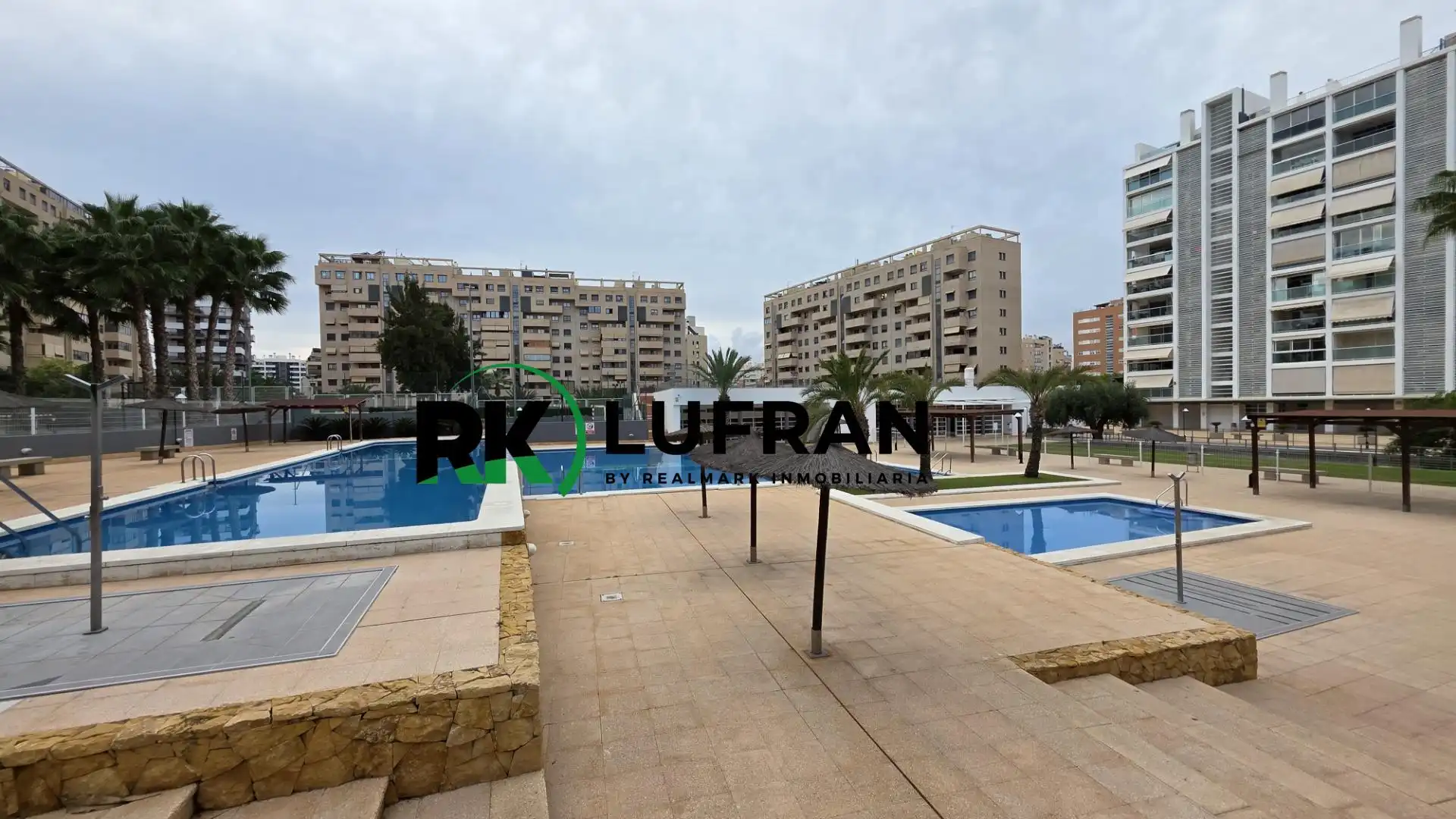 Piscina de Àtic en venda en Alicante / Alacant amb Aire condicionat, Calefacció i Jardí privat