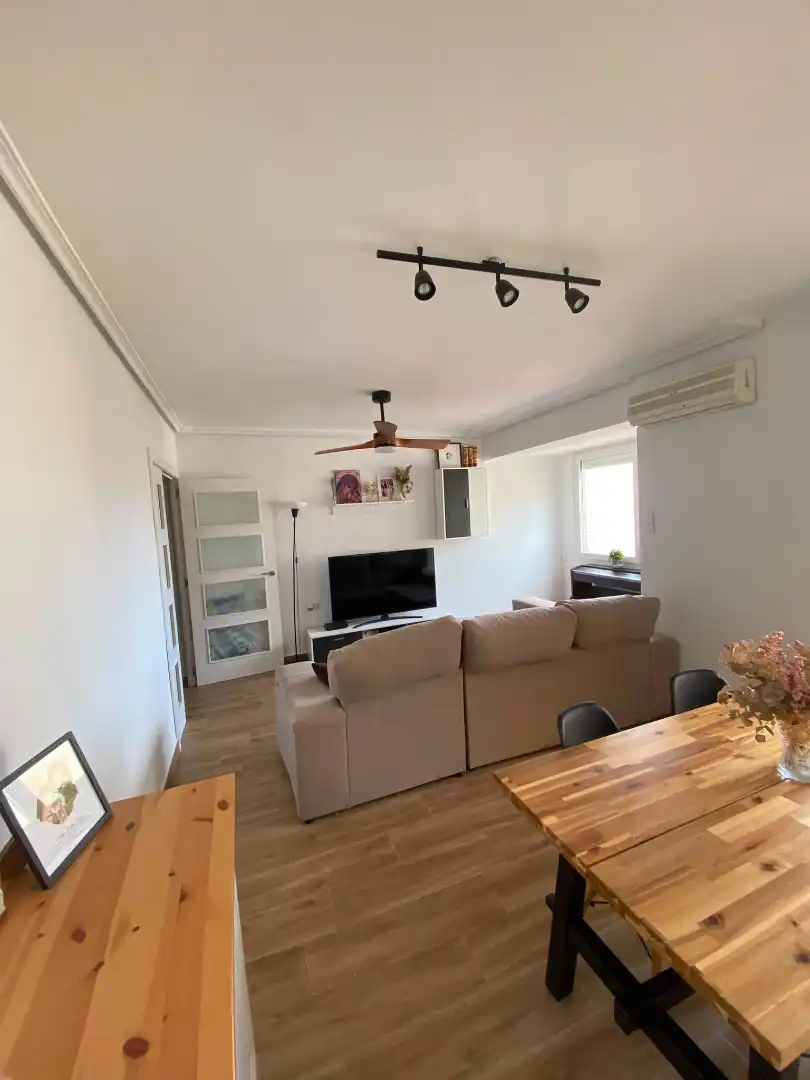 Sala de estar de Piso en venta en Castellón de la Plana / Castelló de la Plana con Aire acondicionado, Trastero y Balcón