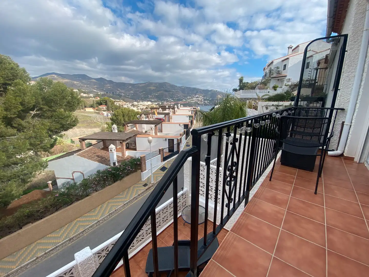 Vista exterior de Casa adosada de alquiler en Almuñécar con Aire acondicionado, Calefacción y Terraza