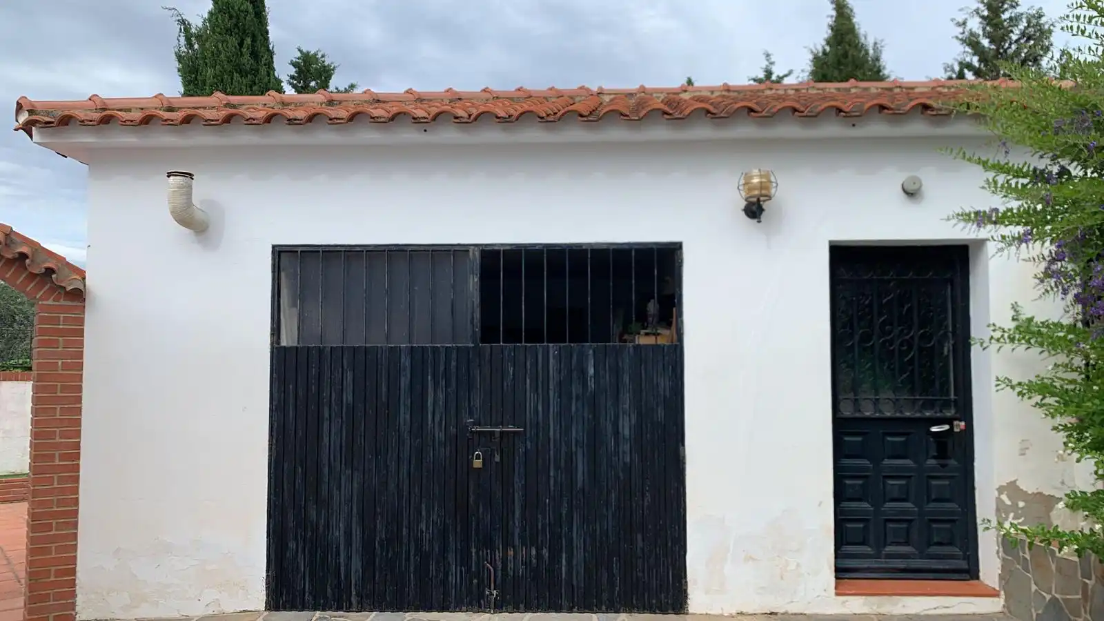Vista exterior de Casa o chalet en venta en Alhaurín El Grande con Jardín privado, Terraza y Piscina