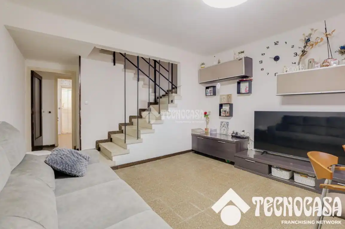Casa aparellada amb terrassa en venda a Premià de Dalt, imagen 5