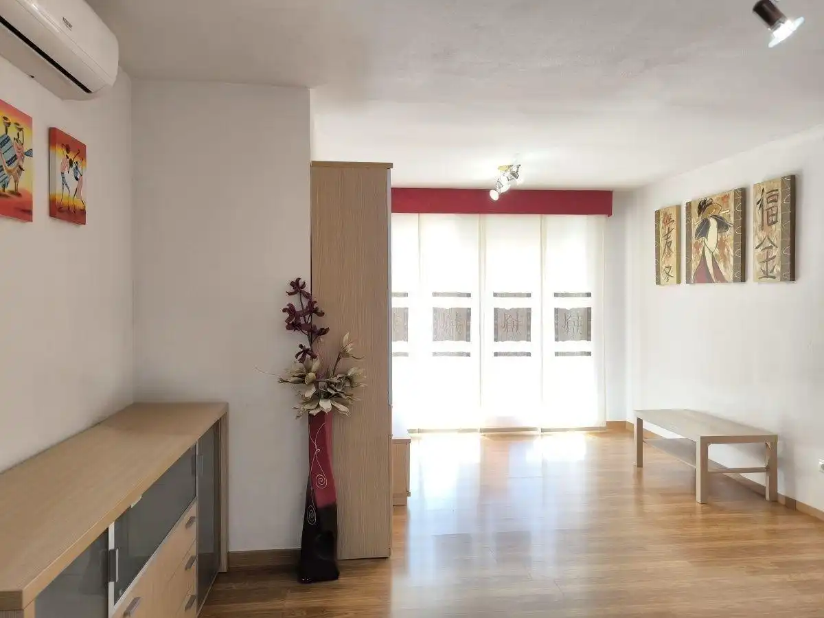 Flat with balcony for sale in VIOLANT D'HONGRIA, imagen 3