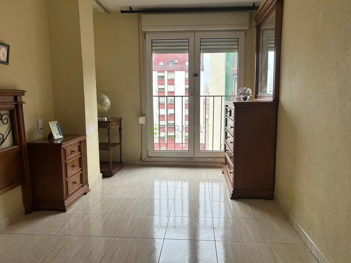 Habitación de Piso en venta en Castellón de la Plana / Castelló de la Plana con Aire acondicionado, Calefacción y Trastero