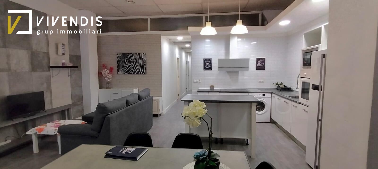 Kitchen of Planta baja for sale in  Lleida Capital  with Air Conditioner, Parquet flooring and Balcony