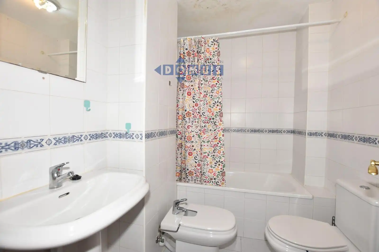 Bathroom of Flat for sale in Ronda  with Air Conditioner, Terrace and Furnished