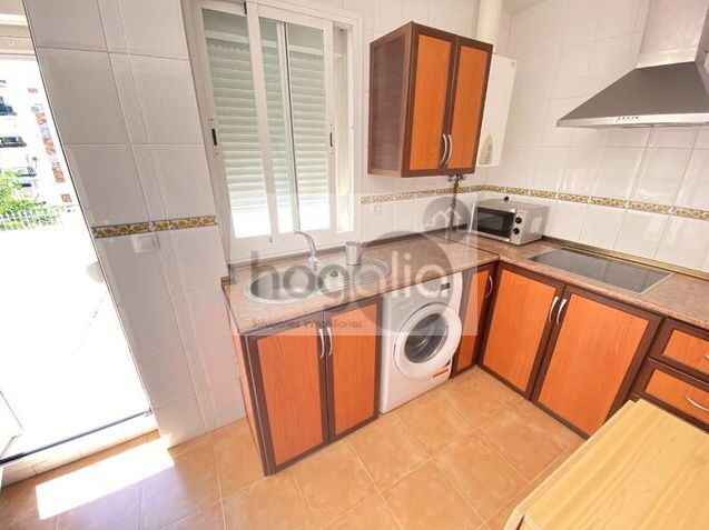 Cuina de Pis de lloguer en  Sevilla Capital amb Aire condicionat, Moblat i Balcó