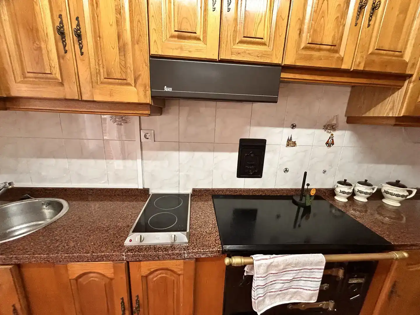 Cocina de Piso para compartir en Gijón  con Parquet, Trastero y Amueblado