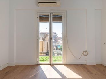 Flat with balcony for sale in Calle CASTELLON