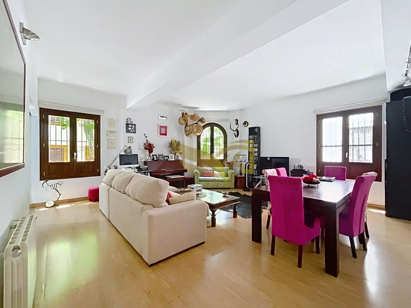 Living room of Flat for sale in Sevilla  with Air Conditioner, Heating and Storage room