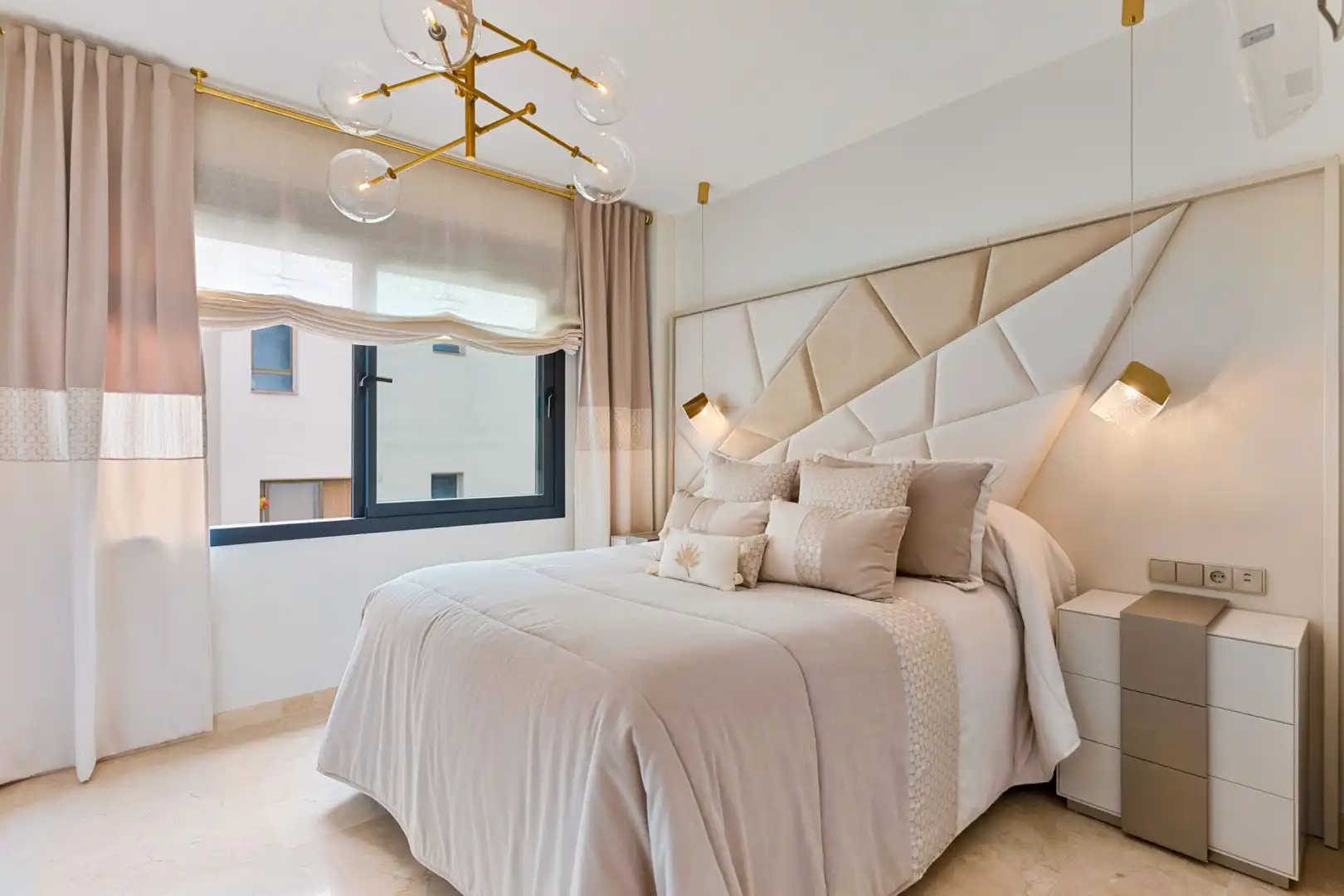 Bedroom of Attic for sale in Marbella  with Air Conditioner, Terrace and Furnished
