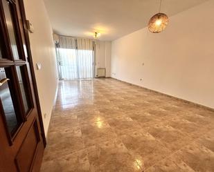 Sala d'estar de Apartament en venda en Vilanova i la Geltrú amb Aire condicionat, Terrassa i Balcó