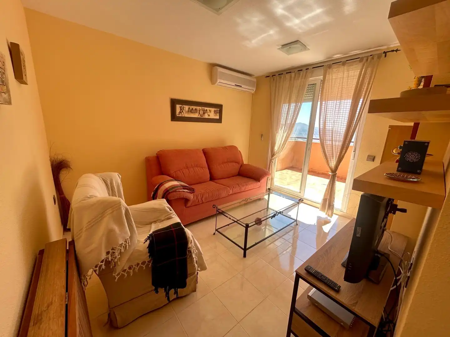 Sala d'estar de Pis en venda en Vícar amb Aire condicionat, Terrassa i Moblat