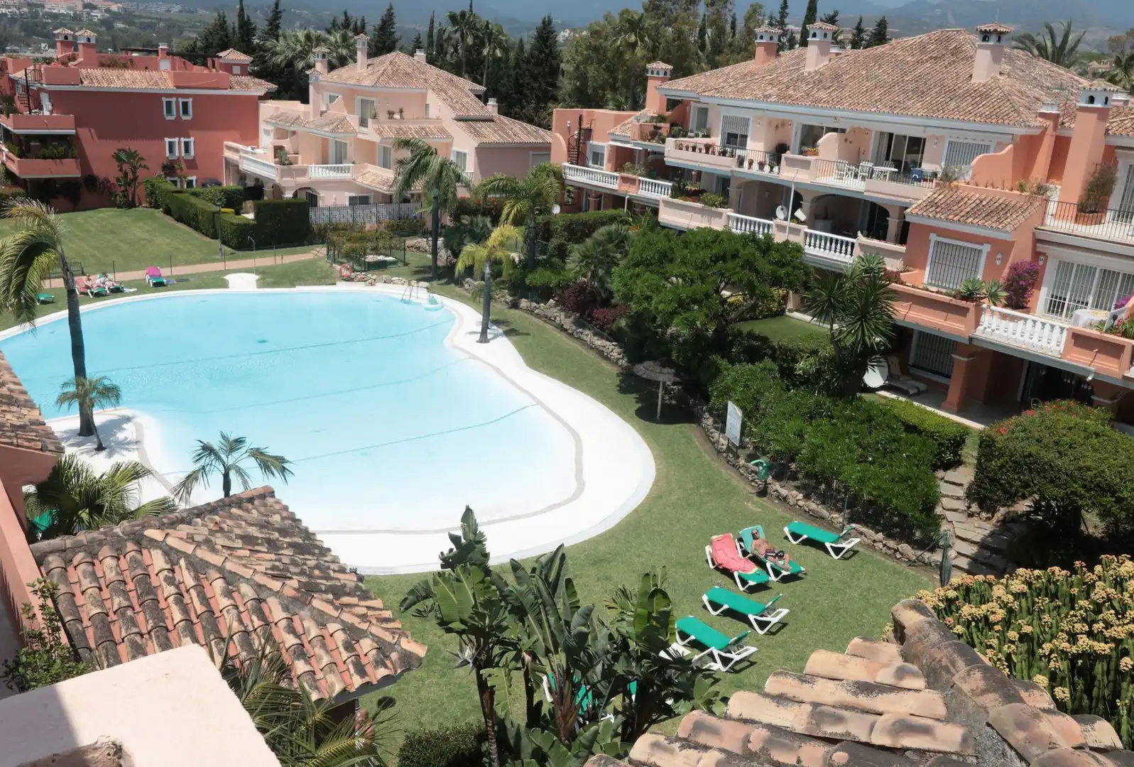 Piscina de Piso en venta en Estepona con Aire acondicionado, Terraza y Amueblado