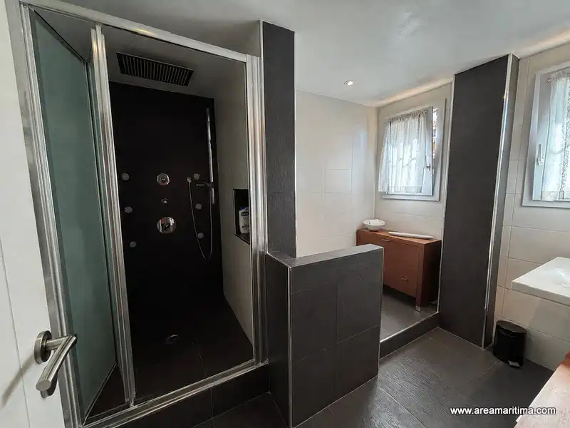 Bathroom of Detached homes for sale in Alboraya  with Air Conditioner, Parquet flooring and Terrace