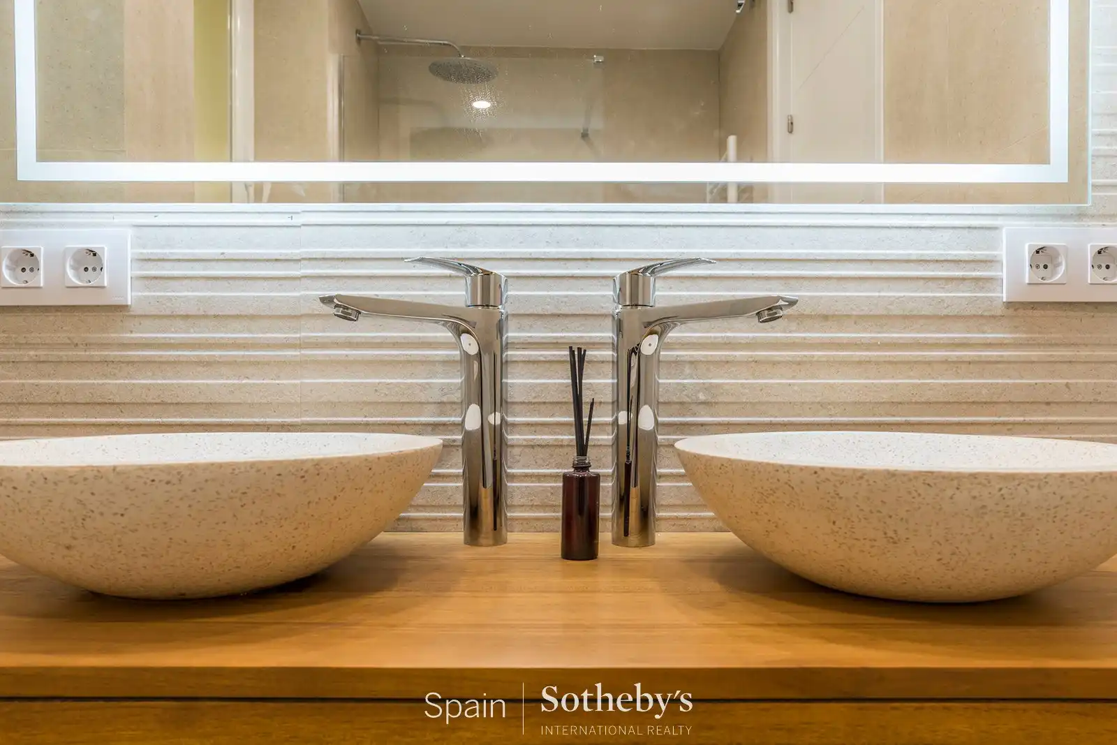 Baño de Apartamento en venta en Madrid con Aire acondicionado, Calefacción y Trastero