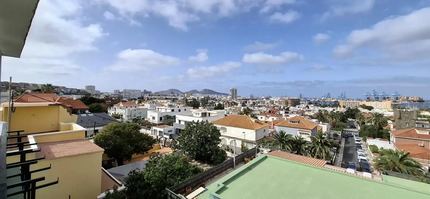 Wohnung zur Miete in Chil, 220, Ciudad Jardín