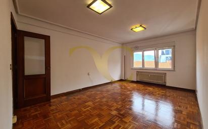 Living room of Flat for sale in Oviedo   with Heating and Storage room