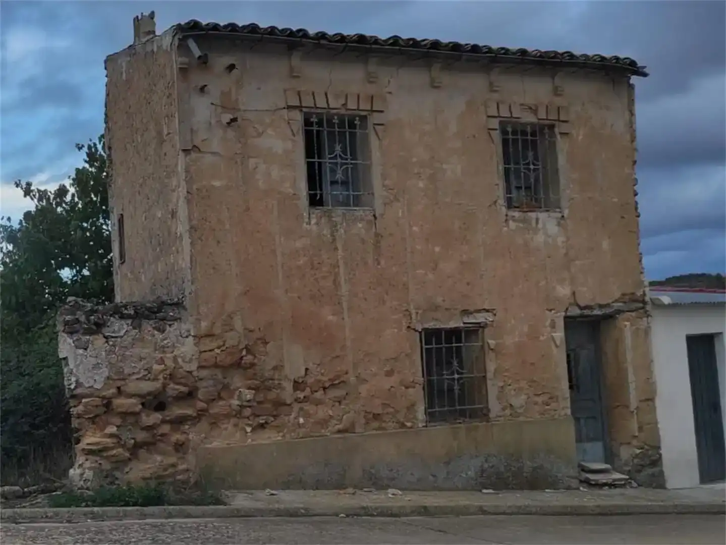 Vista exterior de Casa adosada en venta en Torrejoncillo del Rey, Cuenca
