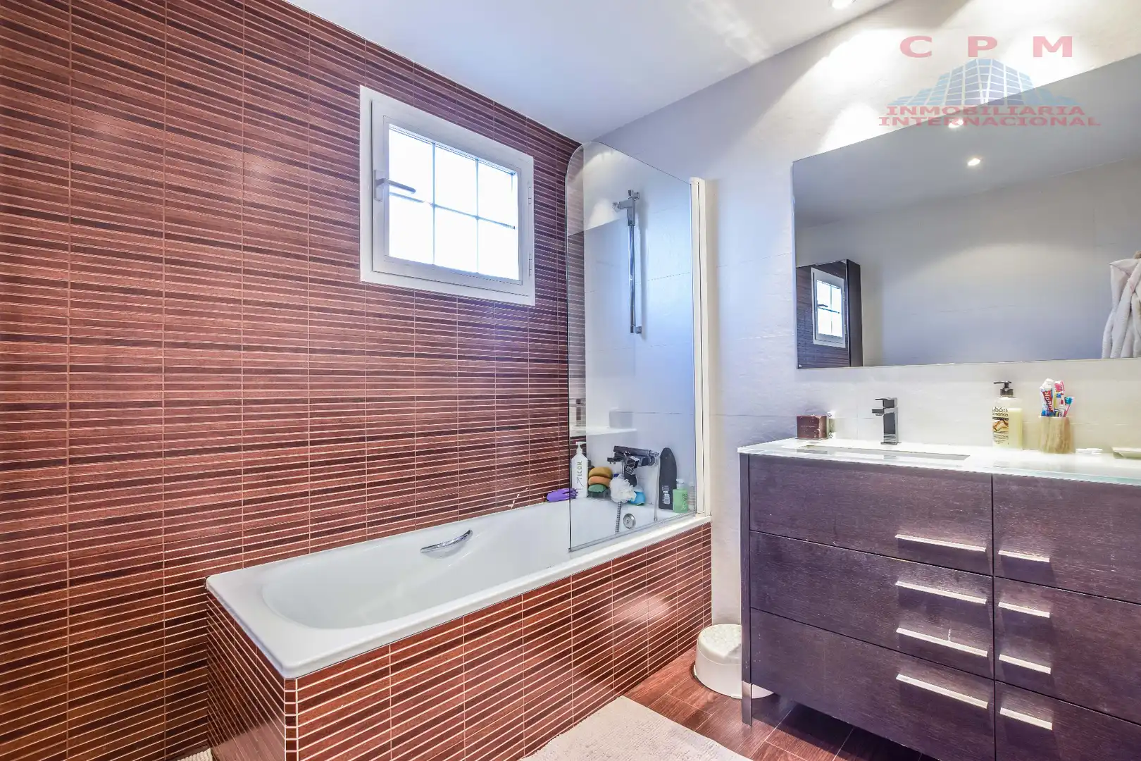 Baño de Piso de alquiler en Madrid con Aire acondicionado, Calefacción y Parquet