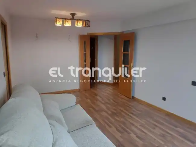 Sala d'estar de Pis en venda en Madrid amb Aire condicionat