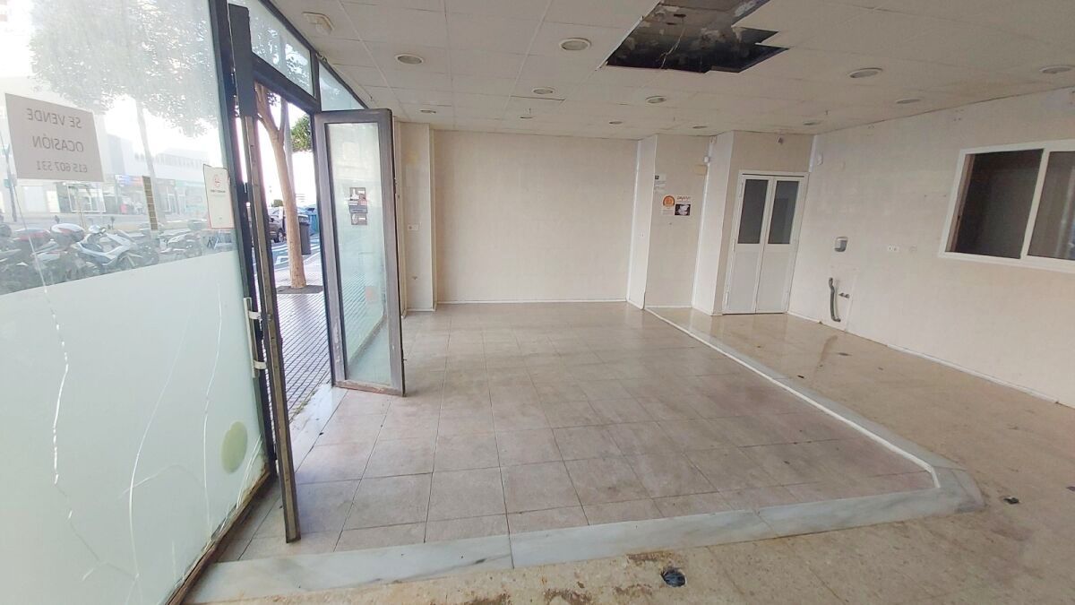 Premises for sale in  Cádiz Capital