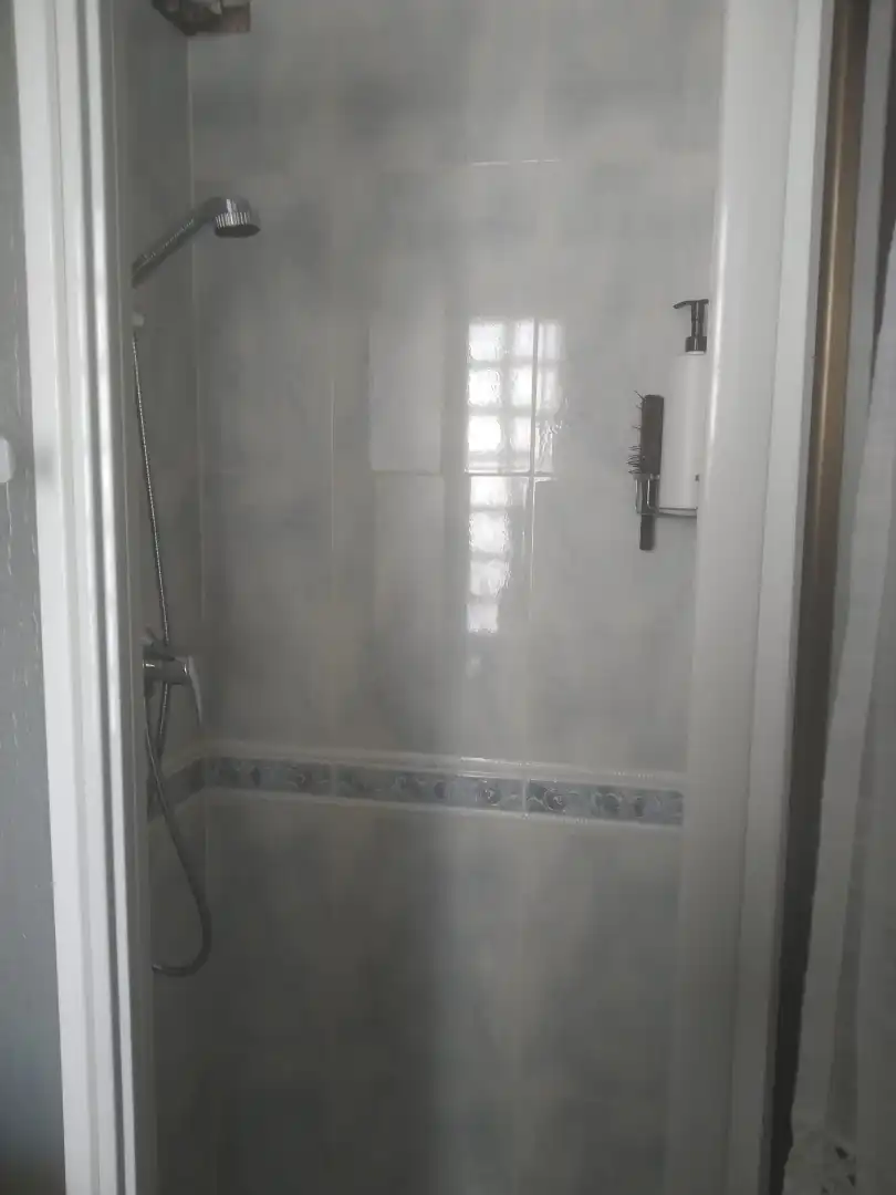 Badezimmer von Einfamilien-Reihenhaus zum Verkauf in Belorado mit Heizung, Terrasse und Abstellraum