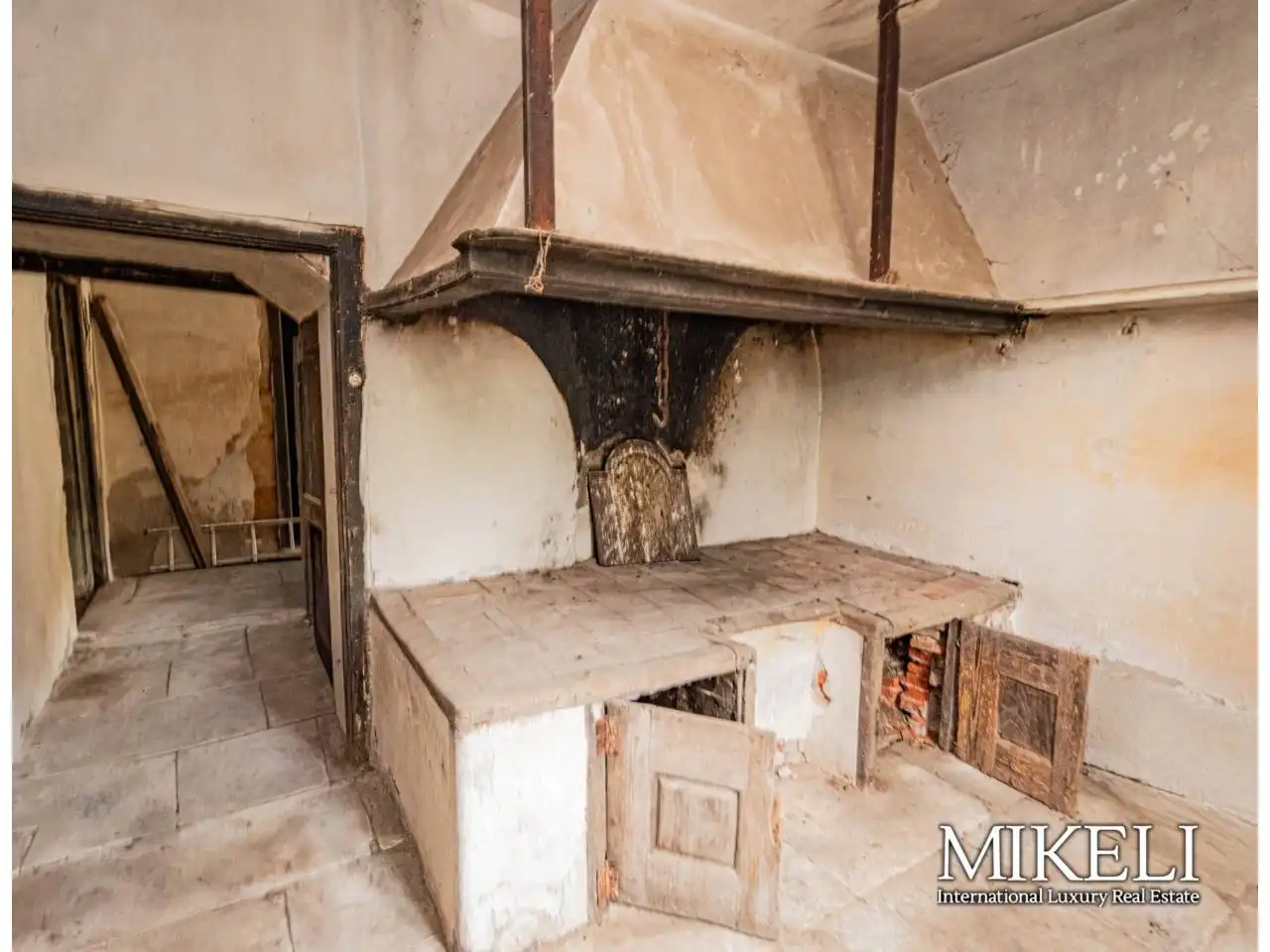 Cocina de Finca rústica en venta en Saro con Jardín privado y Parquet