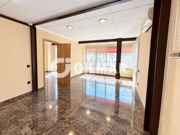 Piso con ascensor en venta en Calle Valdés