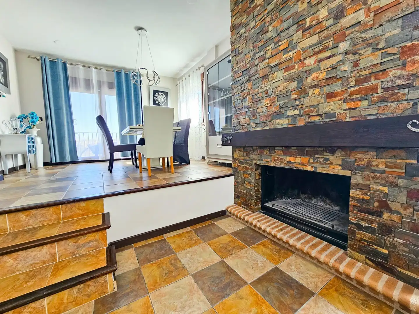 Sala de estar de Casa o chalet en venta en La Guardia de Jaén con Aire acondicionado, Calefacción y Jardín privado