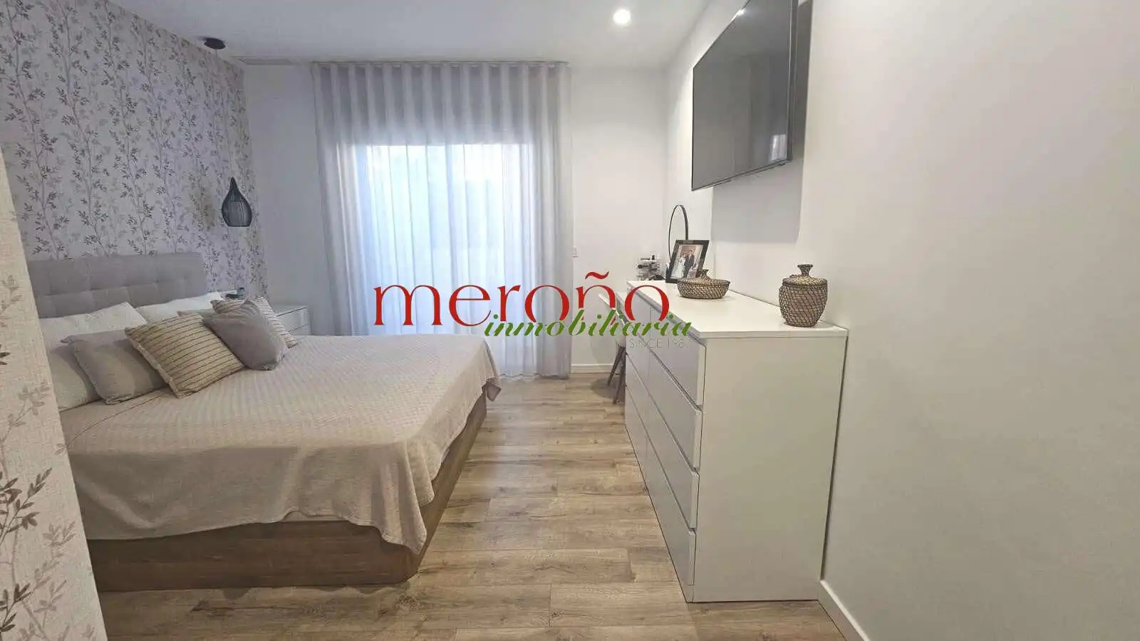 Habitación de Planta baja en venta en Elche / Elx con Aire acondicionado, Terraza y Piscina comunitaria