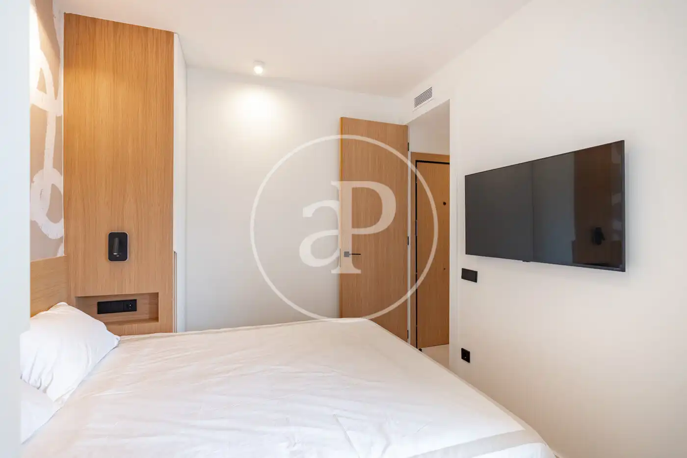Schlafzimmer von Wohnung zum Verkauf in Barcelona mit Klimaanlage, Heizung und Terrasse