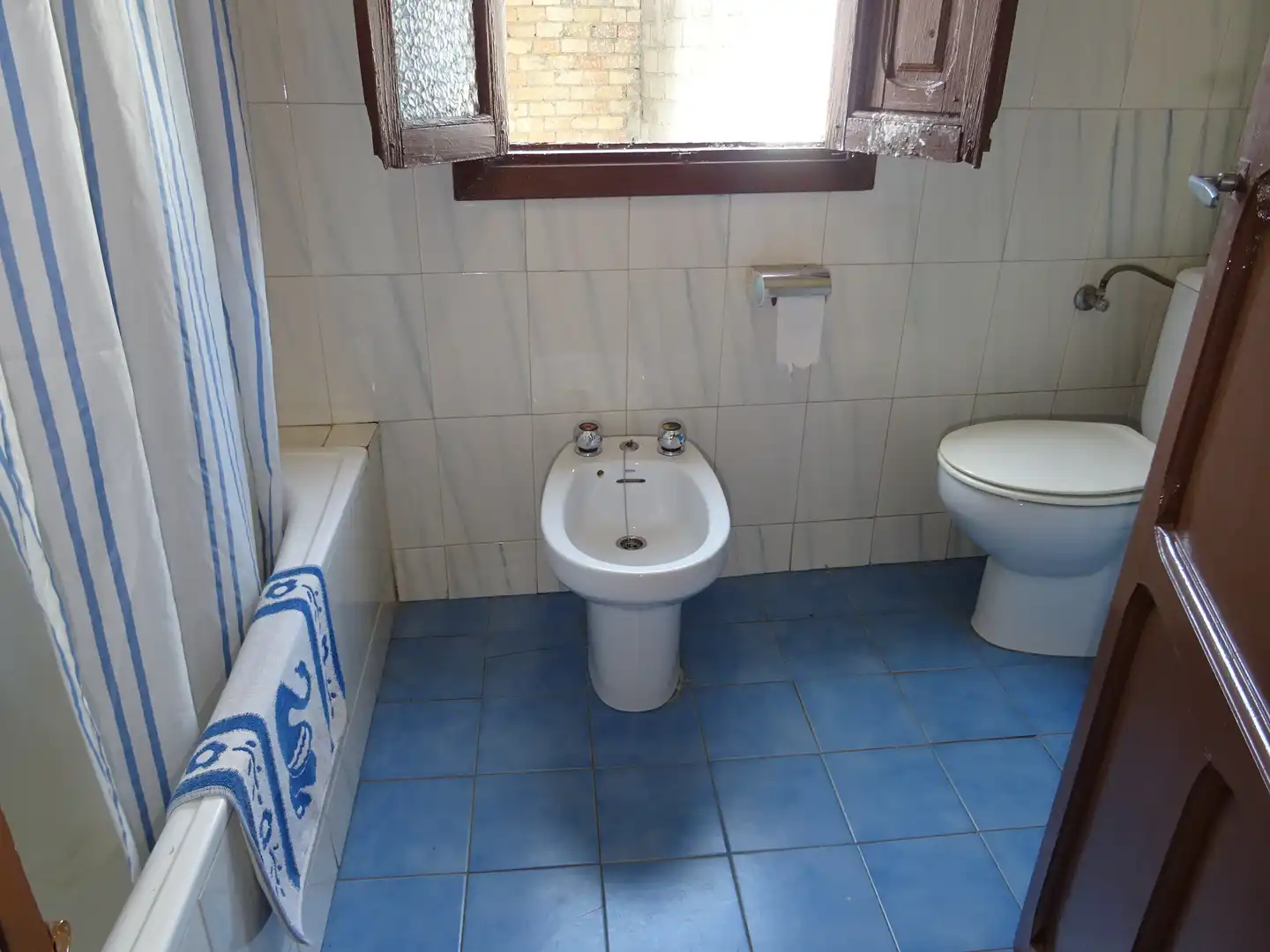 Bathroom of Detached homes for sale in Cádiar  with Terrace and Furnished