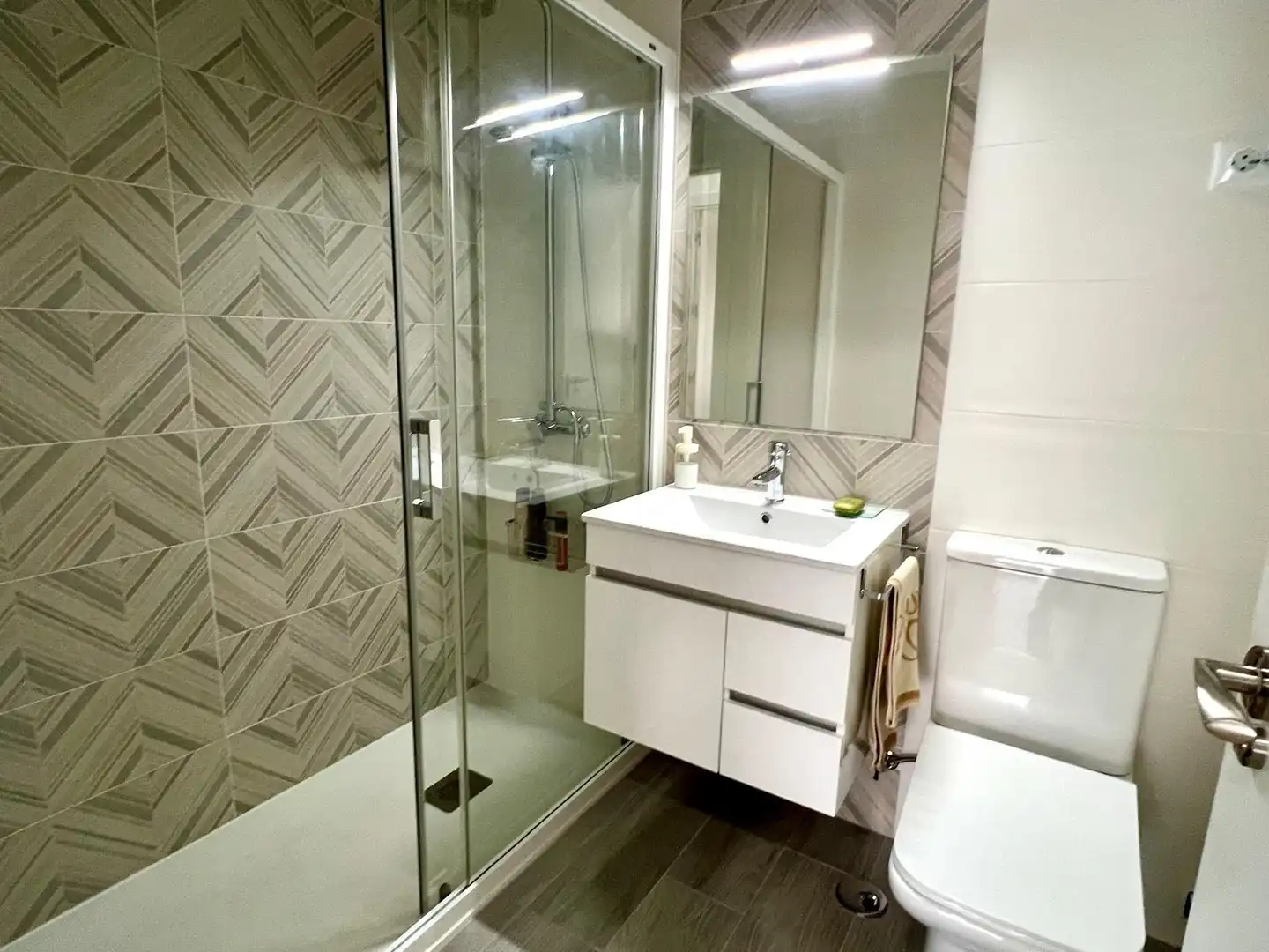 Baño de Piso en venta en Plasencia con Calefacción y Terraza