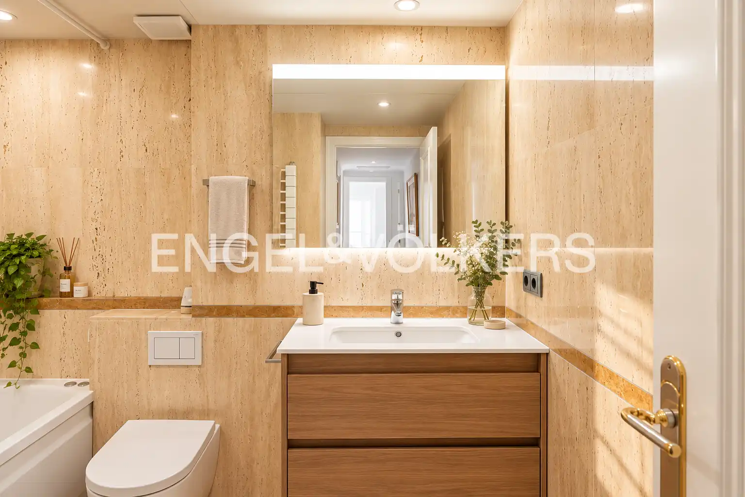 Bathroom of Attic for sale in Madrid  with Air Conditioner, Heating and Private garden