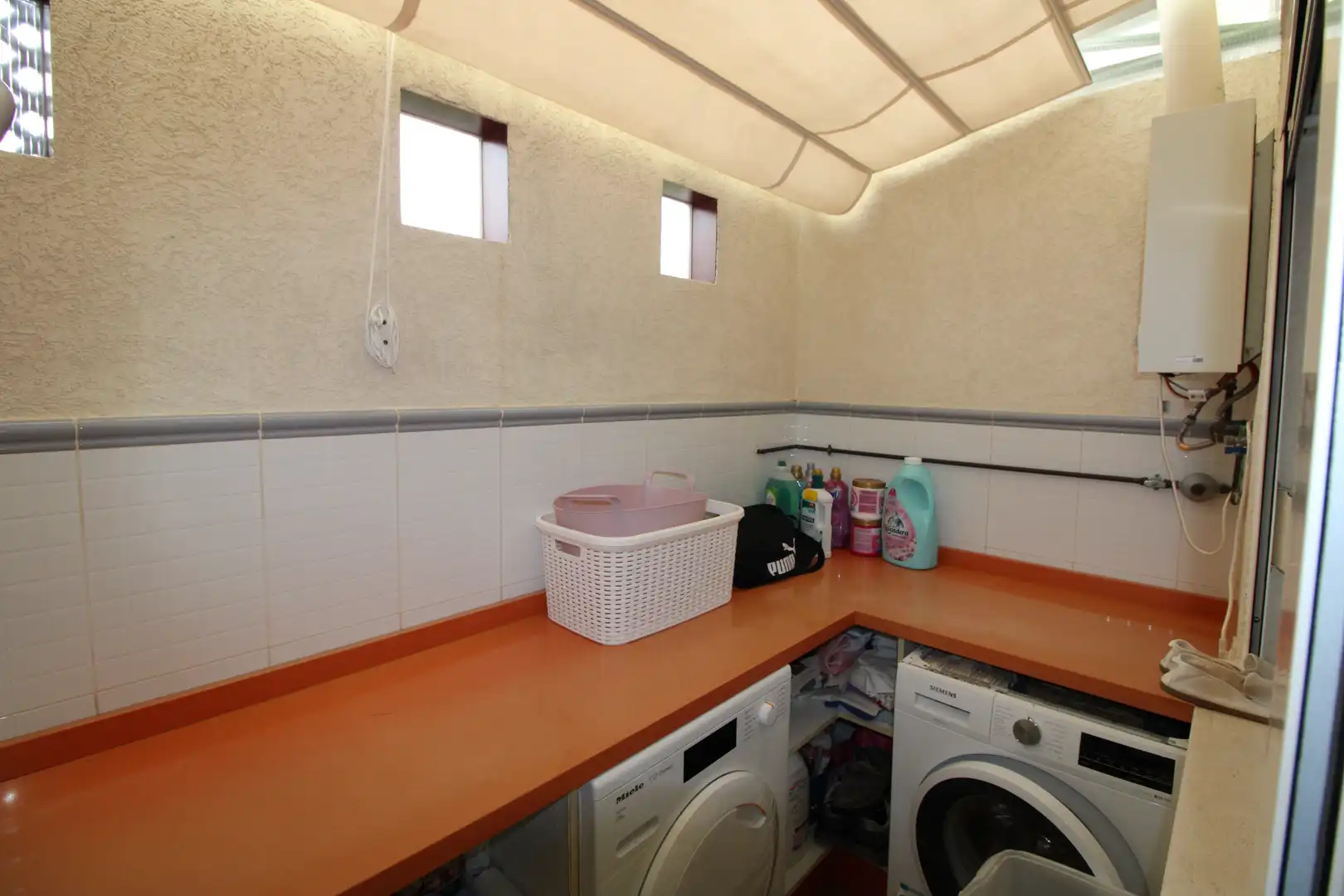 Cuina de Casa adosada en venda en El Portil amb Calefacció, Terrassa i Forn