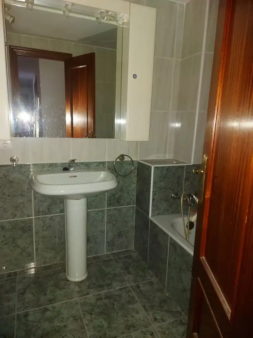Bathroom of Apartments for rent in Ponferrada  with Heating
