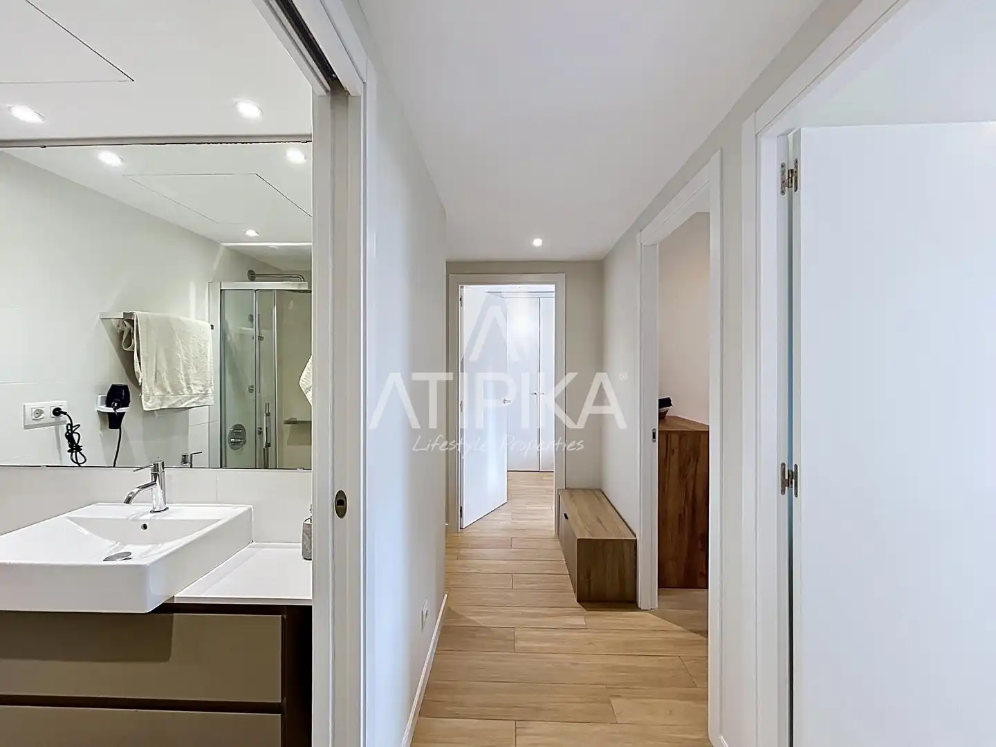 Flat for rent in Barcelona  with Air Conditioner, Parquet flooring and Terrace