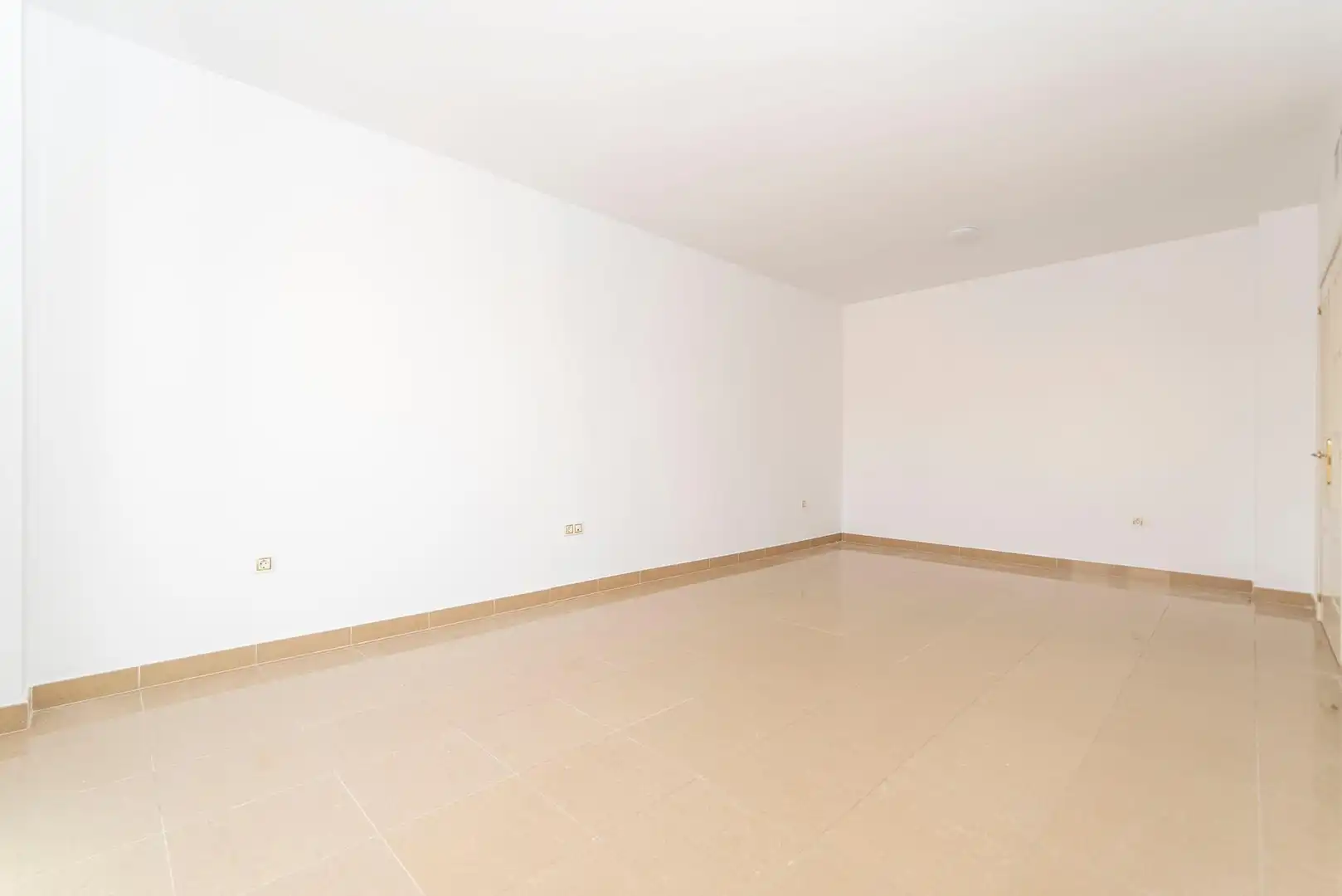 Wohnung mit Terrasse zum Verkauf in Castillo de Cumb. Mayores 6, imagen 7