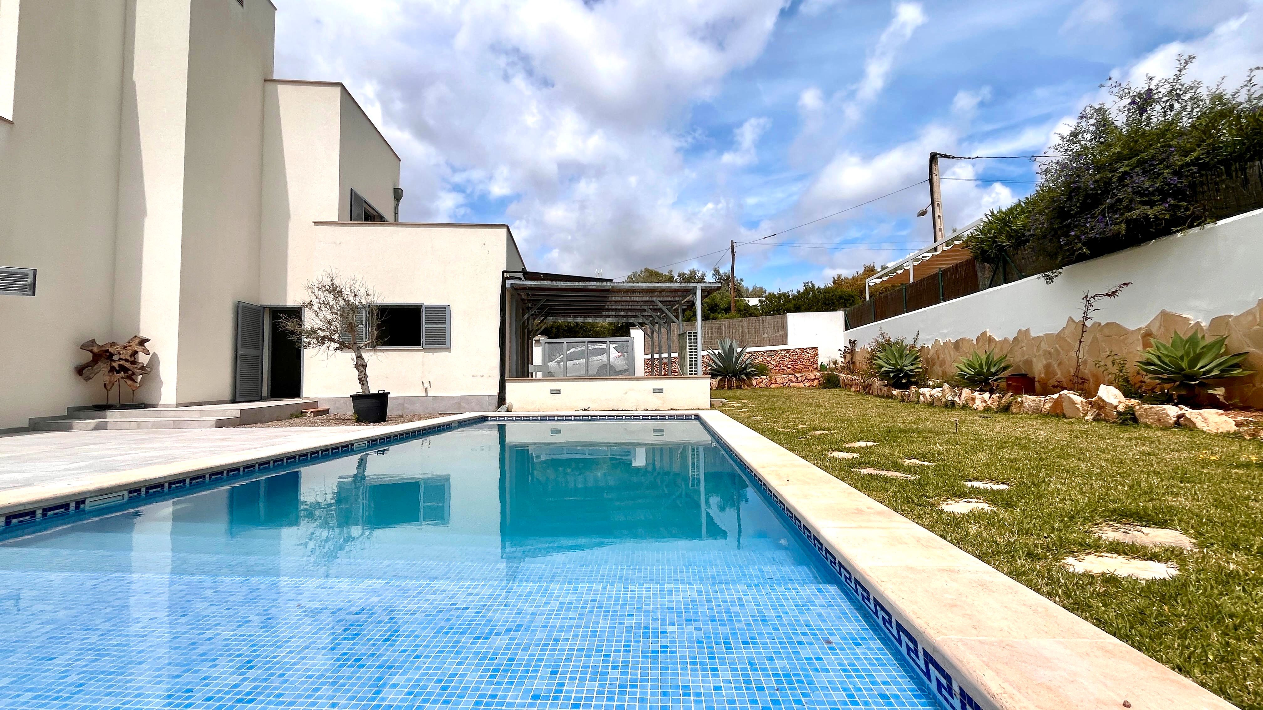 Swimming pool of Single-family semi-detached for sale in Santanyí  with Air Conditioner and Swimming Pool