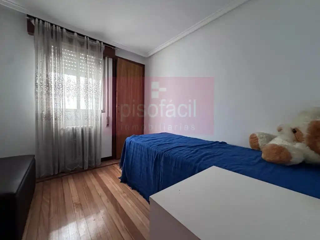 Schlafzimmer von Wohnung zum Verkauf in Lugo