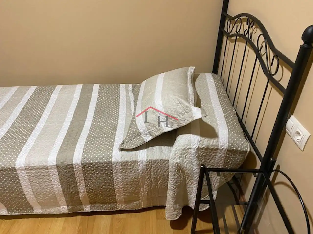 Schlafzimmer von Wohnungen zur Miete in León Capital  mit Heizung, Parkett und Abstellraum