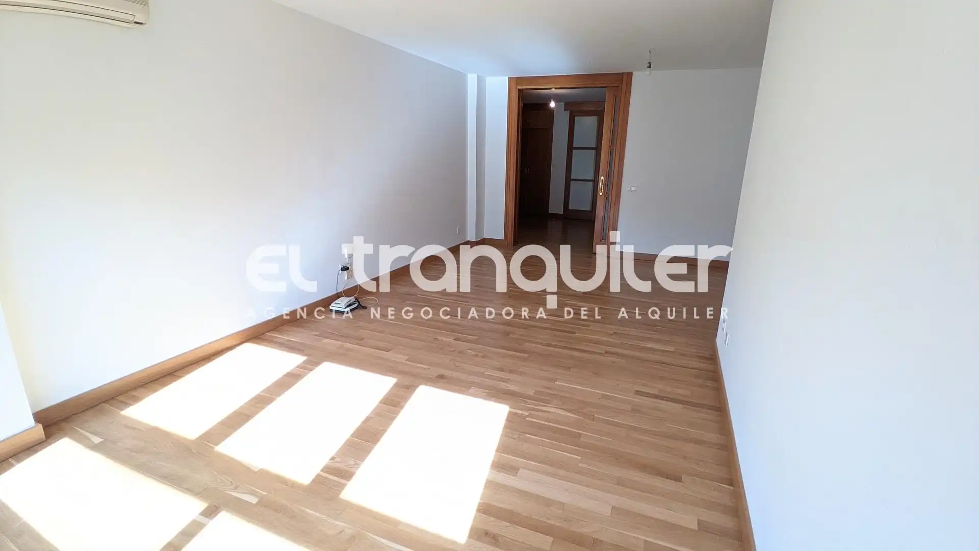 Wohnung zum Verkauf in Madrid mit Klimaanlage, Parkett und Terrasse