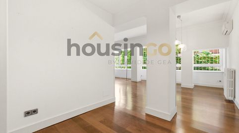 Foto 5 de Piso en venta en Amado Nervo, Niño Jesús, Madrid Capital