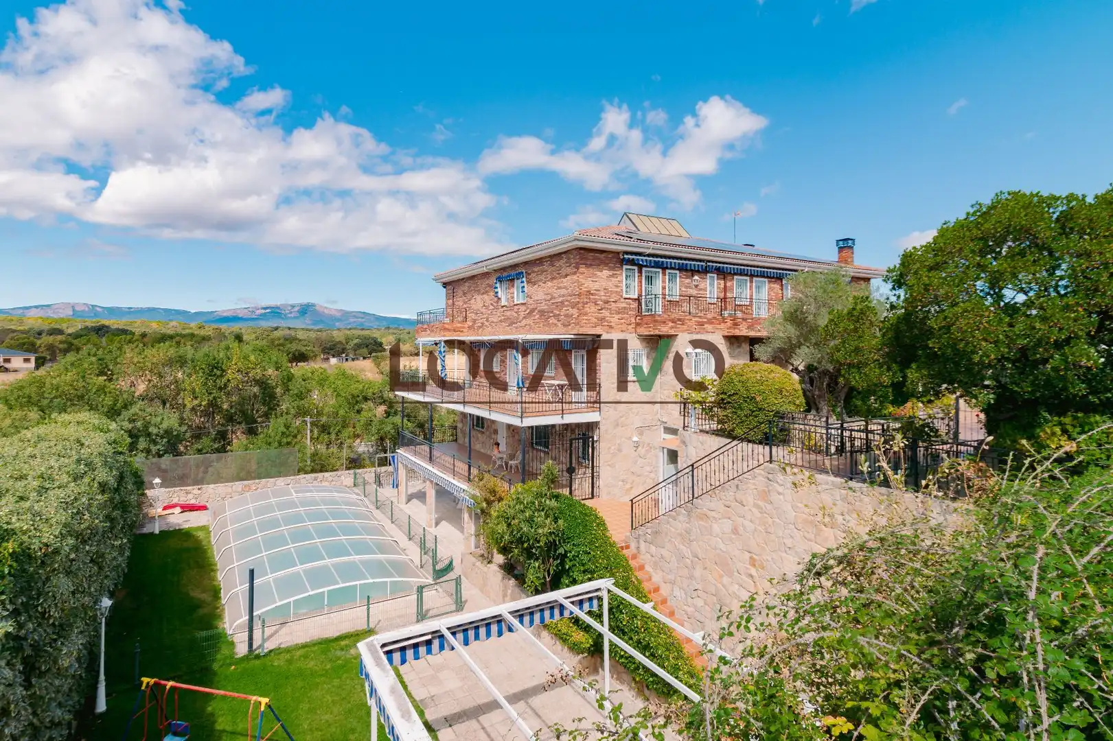 Casa amb piscina en venda a Colmenarejo