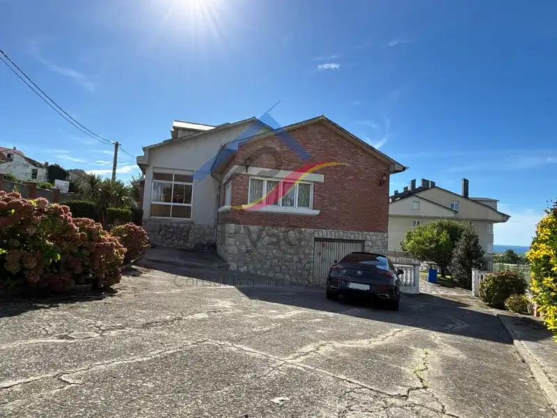 Vista exterior de Casa o xalet en venda en Piélagos amb Calefacció, Jardí privat i Parquet