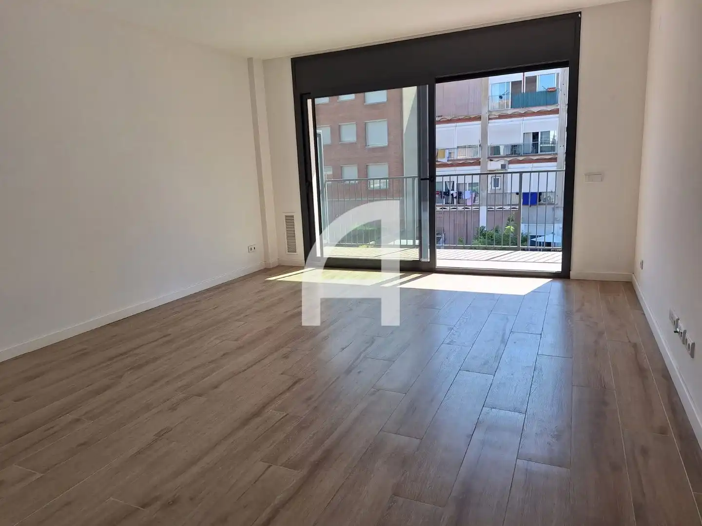 Sala d'estar de Pis de lloguer en Sant Feliu de Llobregat amb Aire condicionat, Calefacció i Terrassa