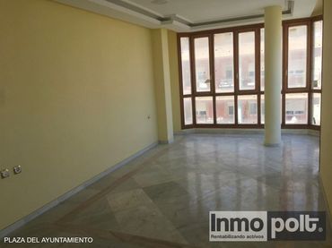 Flat with balcony for sale in Plaza Ayuntamiento