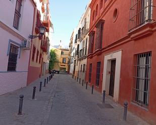 Vista exterior de Pis de lloguer en  Sevilla Capital amb Aire condicionat, Calefacció i Moblat